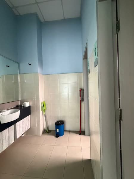 Commercial Semi-D for Rent in Kota Kemuning (Shah Alam) - Chris Lee - Bathroom - PropertyGuru.com.my