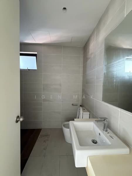 Service Residence for Sale at UNIO Residence - Igen Mak - Bathroom - PropertyGuru.com.my