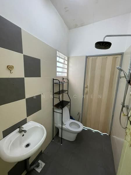 2-storey Terraced House for Rent in Station 18 (Ipoh) - PENNY CHEN - Bathroom - PropertyGuru.com.my