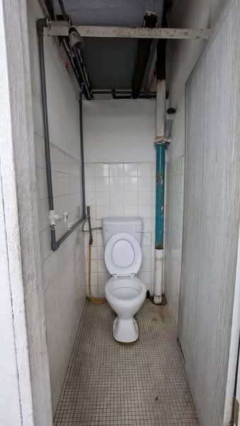 Shop for Sale in Tampoi (Johor) - See Yin . - Bathroom - PropertyGuru.com.my