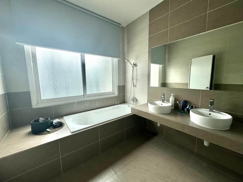 Semi-Detached House for Sale in Cyberjaya (Selangor) - Zul Hasif - Bathroom - PropertyGuru.com.my
