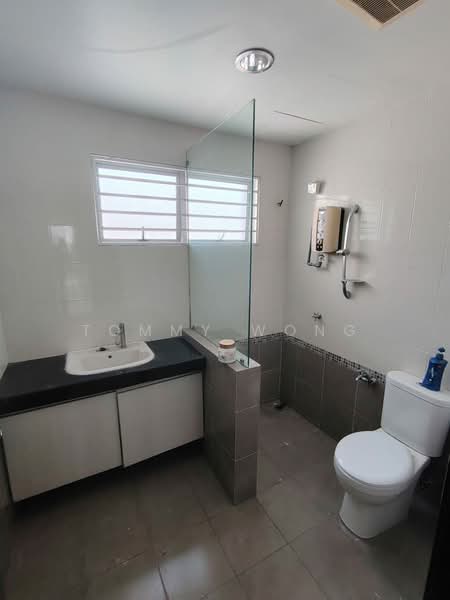 2.5-storey Terraced House for Sale in Taman Bukit Serdang (Seri Kembangan) - Tommy Wong - Bathroom - PropertyGuru.com.my