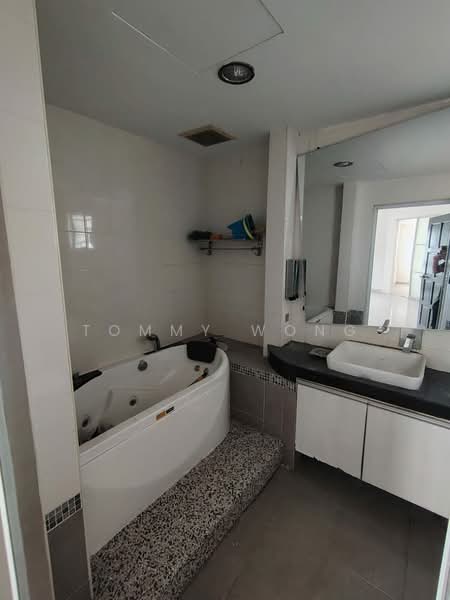 2.5-storey Terraced House for Sale in Taman Bukit Serdang (Seri Kembangan) - Tommy Wong - Bathroom - PropertyGuru.com.my