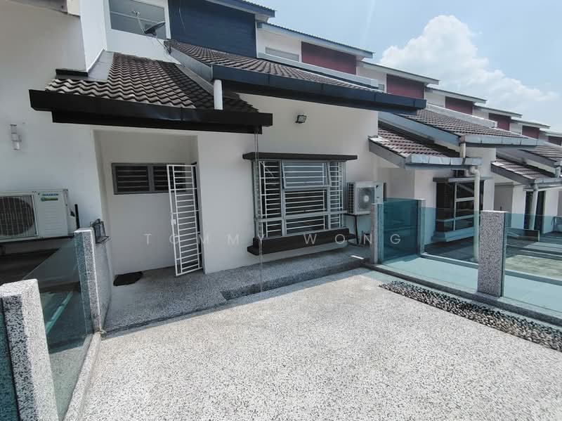 2.5-storey Terraced House for Sale in Taman Bukit Serdang (Seri Kembangan) - Tommy Wong - Exterior - PropertyGuru.com.my