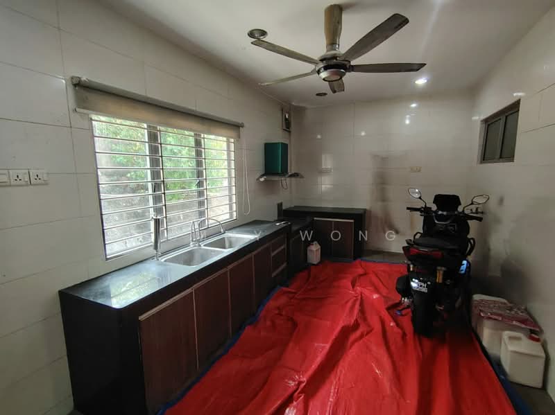 2.5-storey Terraced House for Sale in Taman Bukit Serdang (Seri Kembangan) - Tommy Wong - Kitchen - PropertyGuru.com.my