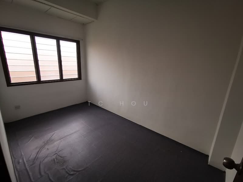 2-storey Terraced House for Sale in Bandar Putra Permai (Seri Kembangan) - TC Hou - PropertyGuru.com.my