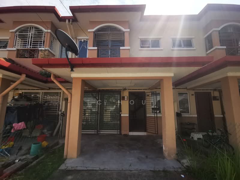 2-storey Terraced House for Sale in Bandar Putra Permai (Seri Kembangan) - TC Hou - PropertyGuru.com.my