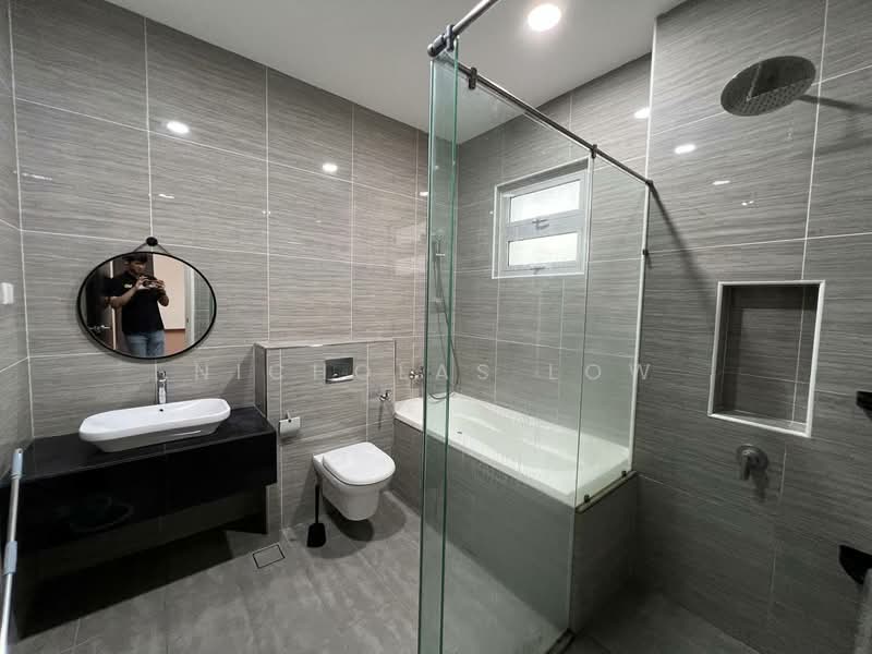 Cluster House for Rent in Taman Ekoflora (Johor Bahru) - Nicholas Low - Bathroom - PropertyGuru.com.my