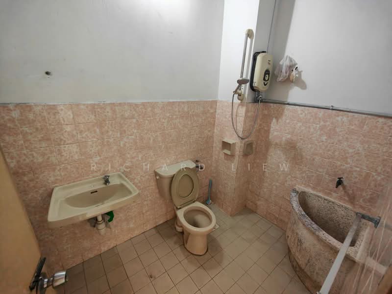 2-storey Terraced House for Sale in SS 26, Taman Mayang Jaya (Petaling Jaya) - Richard Liew - Bathroom - PropertyGuru.com.my