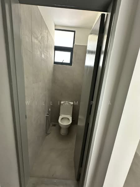 Shop / Office for Rent in Bandar Puchong Utama (Puchong) - William Pua - Bathroom - PropertyGuru.com.my
