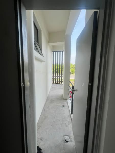 Shop / Office for Rent in Bandar Puchong Utama (Puchong) - William Pua - Corridor - PropertyGuru.com.my