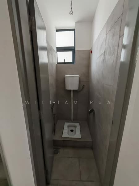 Shop / Office for Rent in Bandar Puchong Utama (Puchong) - William Pua - Bathroom - PropertyGuru.com.my