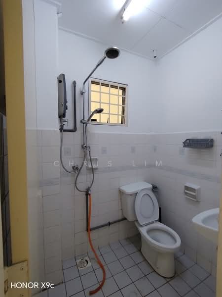 1.5-storey Terraced House for Rent in Sri Petaling (Kuala Lumpur) - Chris Lim - Bathroom - PropertyGuru.com.my