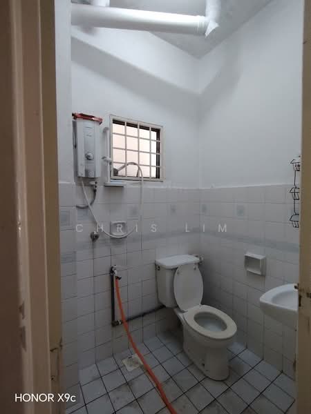 1.5-storey Terraced House for Rent in Sri Petaling (Kuala Lumpur) - Chris Lim - Bathroom - PropertyGuru.com.my