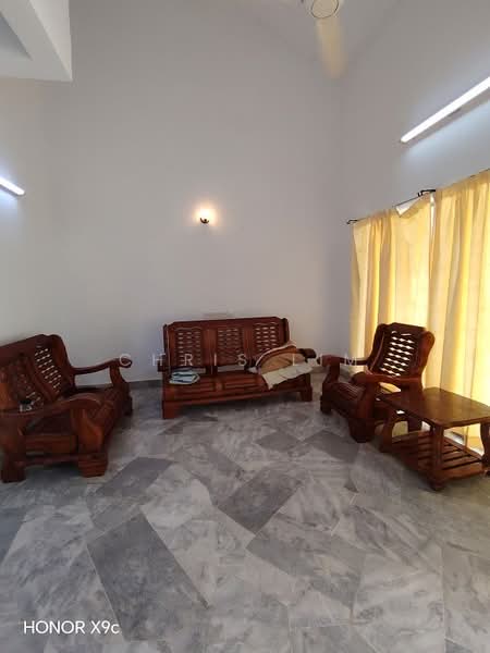 1.5-storey Terraced House for Rent in Sri Petaling (Kuala Lumpur) - Chris Lim - Living Room - PropertyGuru.com.my