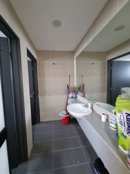 Shop / Office for Rent in 16 Sierra (Puchong) - Alan Chan - Bathroom - PropertyGuru.com.my