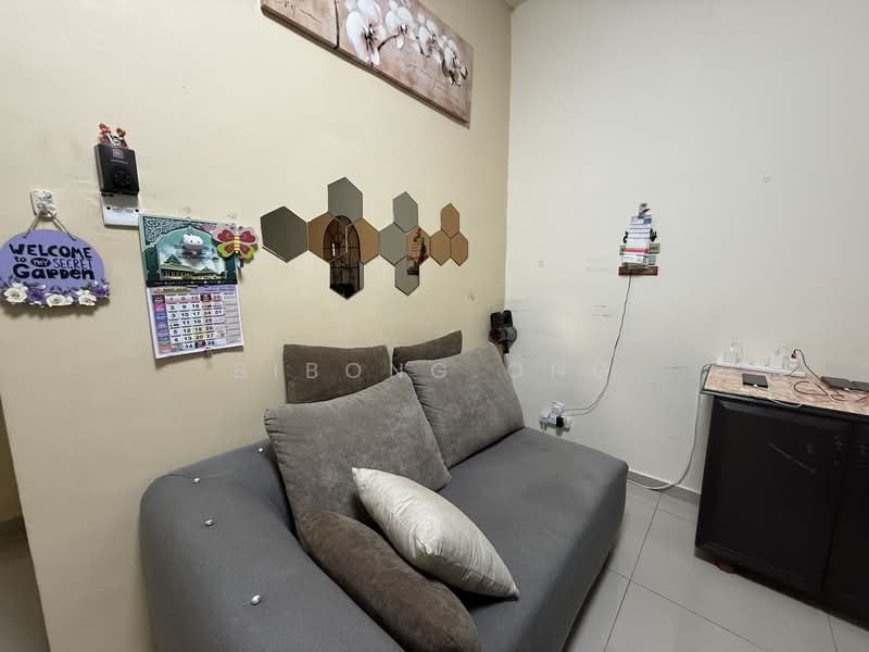 1-storey Terraced House for Sale in Bukit Katil (Melaka) - Bibong Ong - Living Room - PropertyGuru.com.my