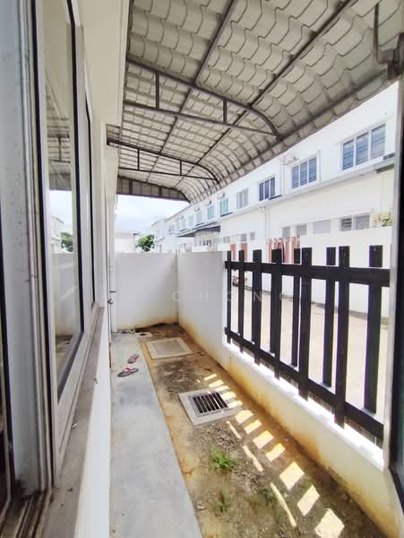 2-storey Terraced House for Sale in Setia Ecohill (Semenyih) - JX Chong - Yard with Awning - PropertyGuru.com.my