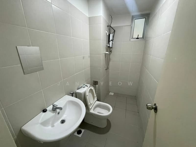 Apartment for Rent at Residensi Seri Wahyu - Jane Yeow - Bathroom - PropertyGuru.com.my