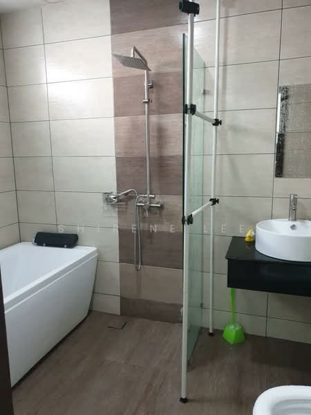 Service Residence for Sale at Molek Regency - Shirene Lee - Bathroom - PropertyGuru.com.my
