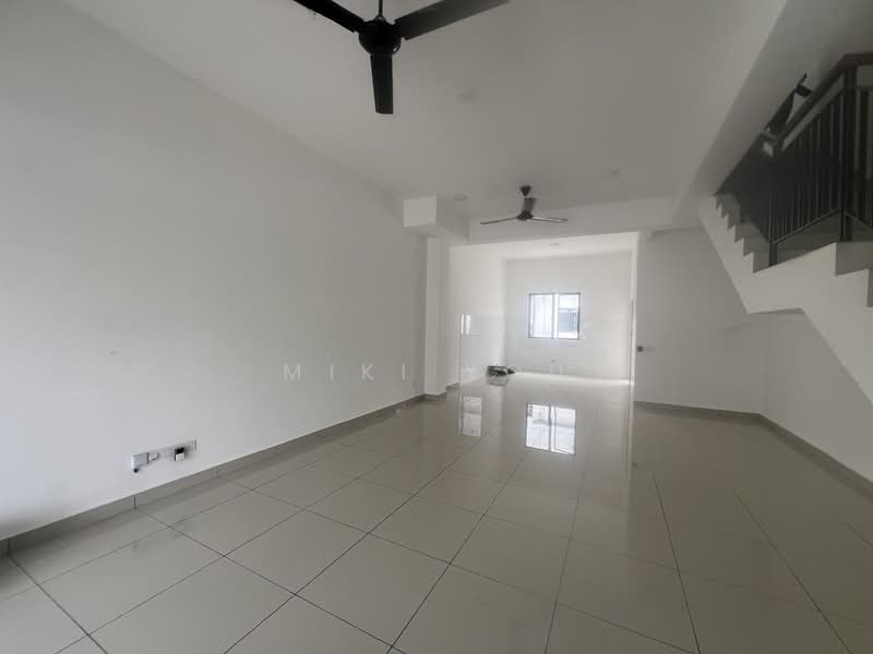 Robin @ Rimbayu untuk Untuk Disewa - RM 1,600 /bulan, Apr 2026 - Living Room - PropertyGuru.com.my