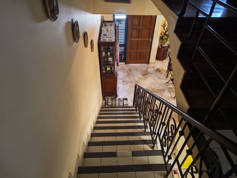 2-storey Terraced House for Sale in Wangsa Baiduri (Subang Jaya) - RL Han - Entrance - PropertyGuru.com.my