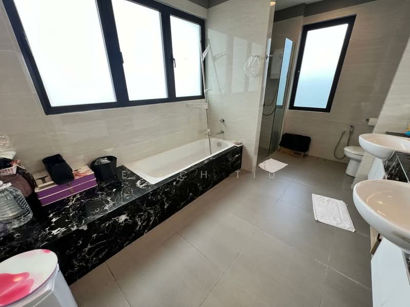 The Sanctuary Gelugor 3 Storey Luxury Bungalow Sea View Corner Unit untuk Untuk Dijual - RM 6,000,000, Apr 2026 - Bathroom - PropertyGuru.com.my