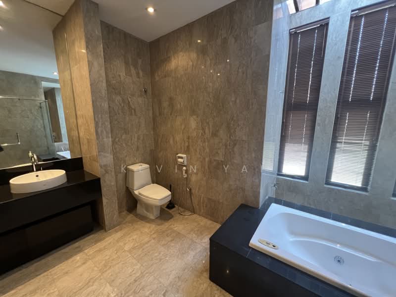 Rumah Berkembar untuk Dijual di Taman Seputeh (Seputeh) - Kevin Yai - Bathroom - PropertyGuru.com.my