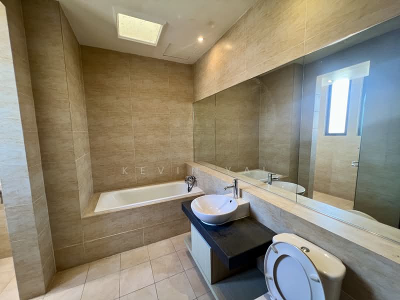 Rumah Berkembar untuk Dijual di Taman Seputeh (Seputeh) - Kevin Yai - Bathroom - PropertyGuru.com.my