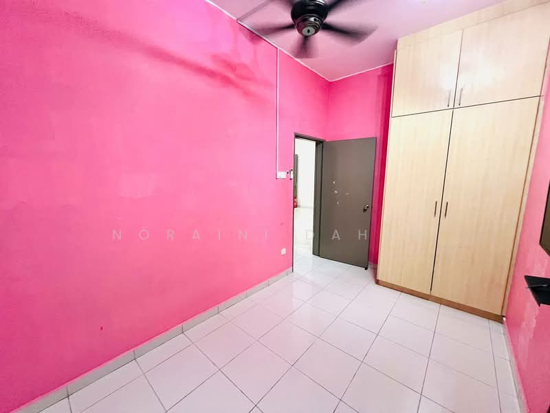Service Residence for Sale at Residensi Setia Impian - Noraini Dahan - Bedroom - PropertyGuru.com.my
