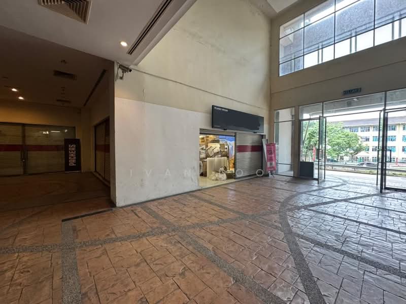 Shop / Office for Rent in Damansara Damai (Selangor) - Ivan Loo - Entrance - PropertyGuru.com.my