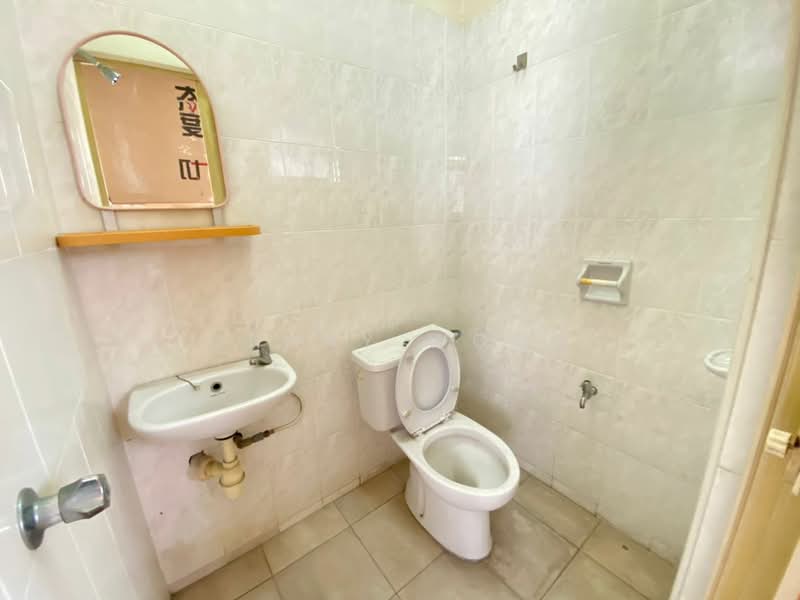 2-storey Terraced House for Sale in Sungai Buloh (Selangor) - Danny Wong - Bathroom - PropertyGuru.com.my