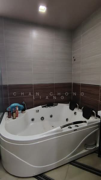 Semi-Detached House for Sale in Bandar Puteri Puchong (Puchong) - Chan Chong Liang - Bathroom - PropertyGuru.com.my