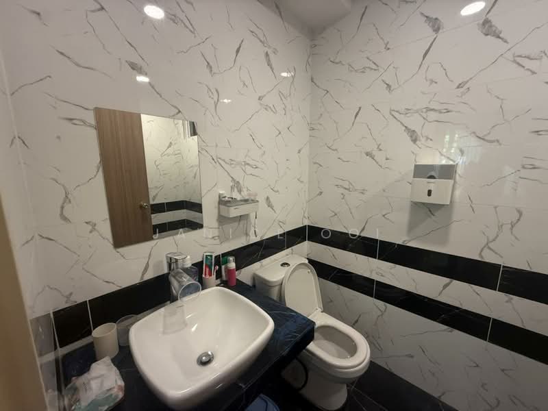 Condominium for Sale at QuayWest Residence - Janice Ooi - Bathroom - PropertyGuru.com.my