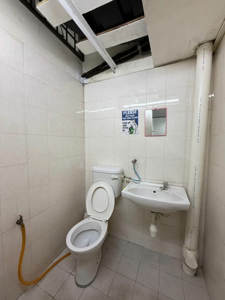 Raja Uda untuk Untuk Disewa - RM 4,000 /bulan, Apr 2026 - Bathroom - PropertyGuru.com.my