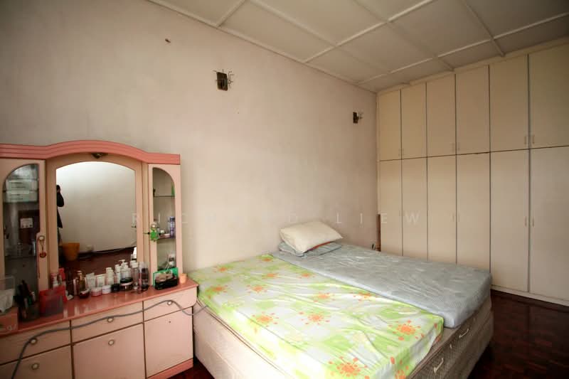 Rumah Teres 2 Tingkat untuk Dijual di SS 23, Taman Sea (Petaling Jaya) - Richard Liew - Bedroom - PropertyGuru.com.my