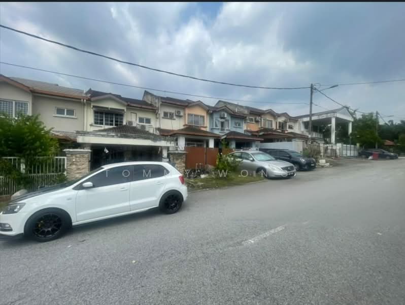 2-storey Terraced House for Sale in Taman Puncak Jalil (Seri Kembangan) - Tommy Wong - Exterior - PropertyGuru.com.my