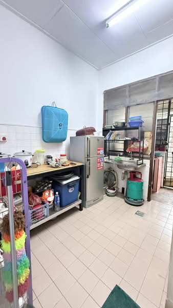 Rumah Teres 1.5 Tingkat untuk Dijual di Taman Molek (Johor Bahru) - Kuu Chin - Kitchen - PropertyGuru.com.my