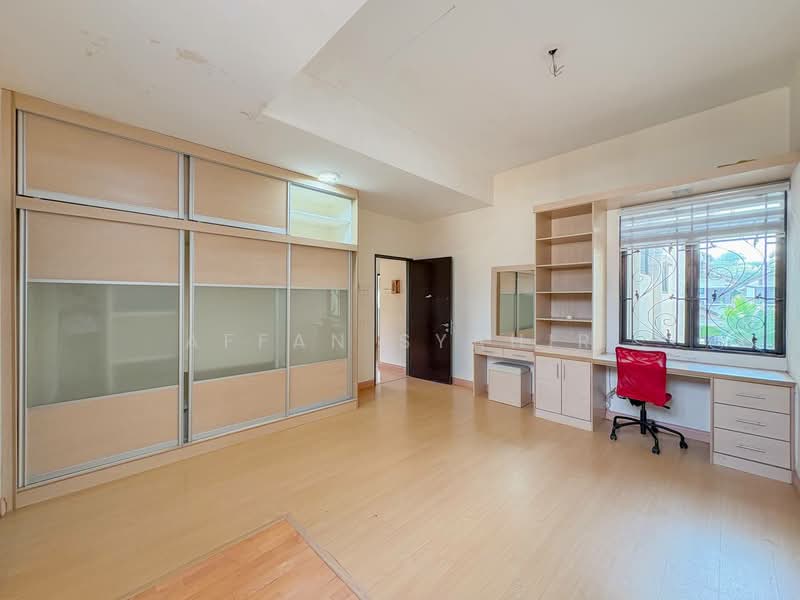 2.5 Storey Semi-D Puncak Bangi, Seksyen 6 Bandar Baru Bangi untuk Untuk Dijual - RM 1,650,000, Apr 2026 - Bedroom - PropertyGuru.com.my