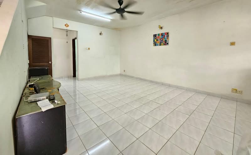 2-storey Terraced House for Sale in Bandar Damai Perdana (Cheras) - Tommy Wong - Living Room - PropertyGuru.com.my