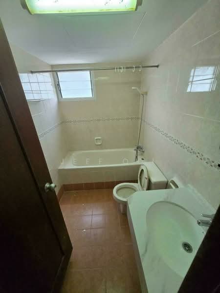 Condominium for Sale at Gurney Park Condominium - Jeff Ooi - Bathroom - PropertyGuru.com.my