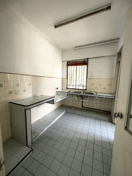 Apartment for Rent at Ixora Apartments - Brandon Lee - Kitchen - PropertyGuru.com.my