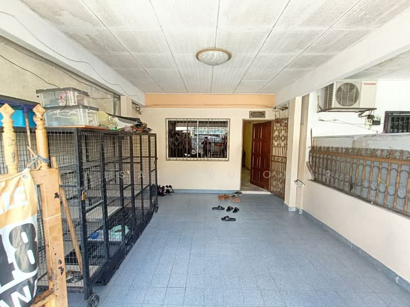 2-storey Terraced House for Sale in Taman Sri Gombak (Gombak) - Faisal Abu Omar - Entrance - PropertyGuru.com.my