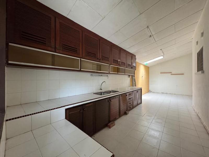 Semi-Detached House for Sale in Tanjung Bungah (Penang) - Max Lim - Kitchen - PropertyGuru.com.my