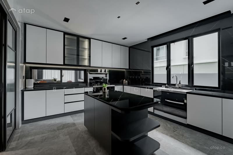 Taman Mount Austin untuk Untuk Dijual - RM 770,000, Mac 2026 - Kitchen - PropertyGuru.com.my