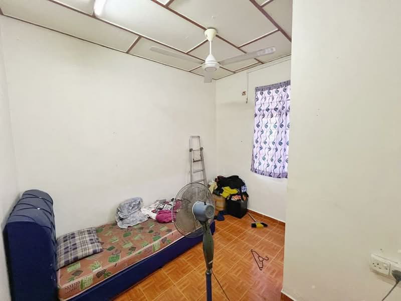 2-storey Terraced House for Sale in Taman Skudai Baru (Skudai) - Annie Low - Bedroom - PropertyGuru.com.my
