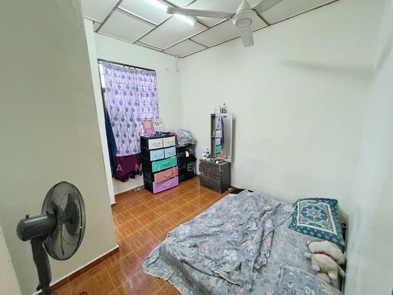 2-storey Terraced House for Sale in Taman Skudai Baru (Skudai) - Annie Low - Bedroom - PropertyGuru.com.my
