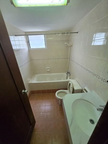 Condominium for Sale at Gurney Park Condominium - Ms Chang - Bathroom - PropertyGuru.com.my