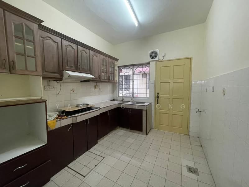 Rumah Teres 2 Tingkat untuk Disewa di Puchong (Selangor) - Yanis Cheong - Kitchen - PropertyGuru.com.my