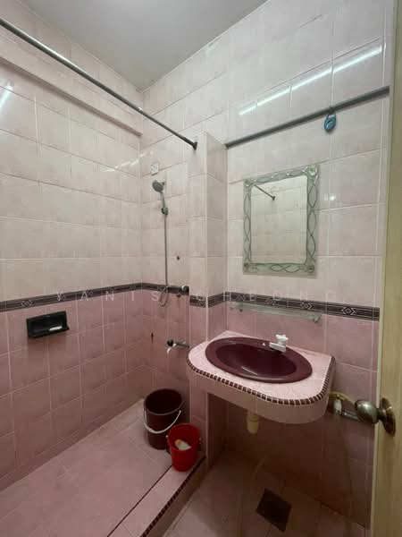Rumah Teres 2 Tingkat untuk Disewa di Puchong (Selangor) - Yanis Cheong - Bathroom - PropertyGuru.com.my